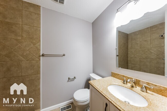 Building Photo - 5827 Dewey Heights Rd