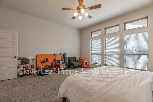 Building Photo - 1149 Cadogan Squire