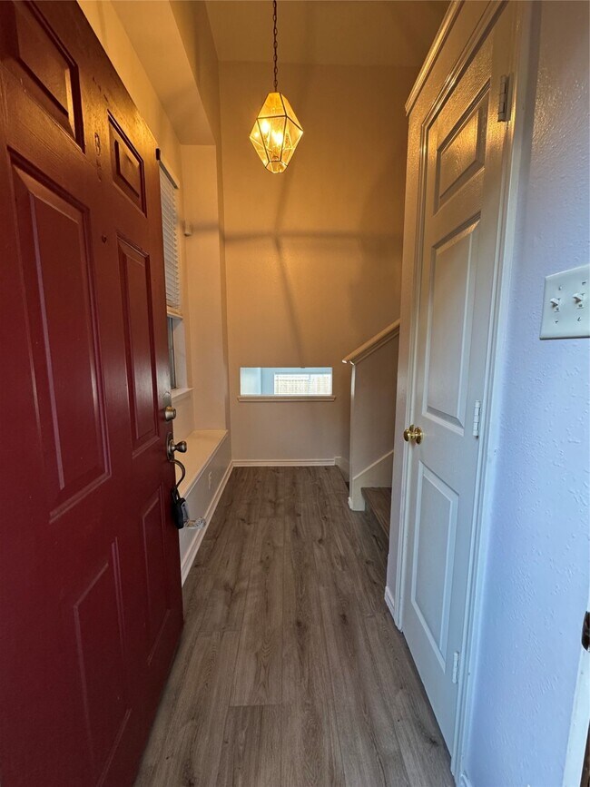 Building Photo - 70 Marble Rock Pl