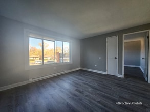 Building Photo - 2109 W 119th St