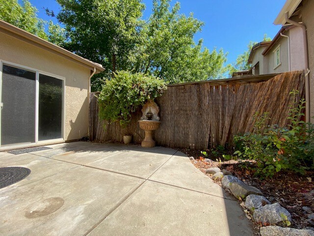 Building Photo - Charming 3bd/2ba 2,016 sq. ft. Rocklin home