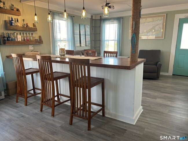 Building Photo - 92 Caroline Rd