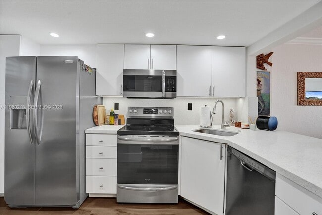 Building Photo - 1391 S Ocean Blvd