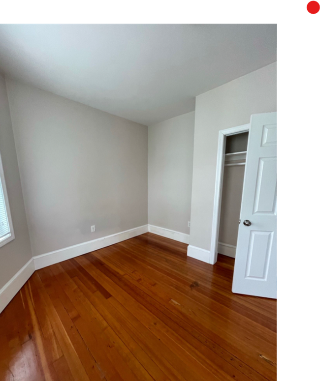 Building Photo - Beautiful 4 Bed Unit Right In East Boston