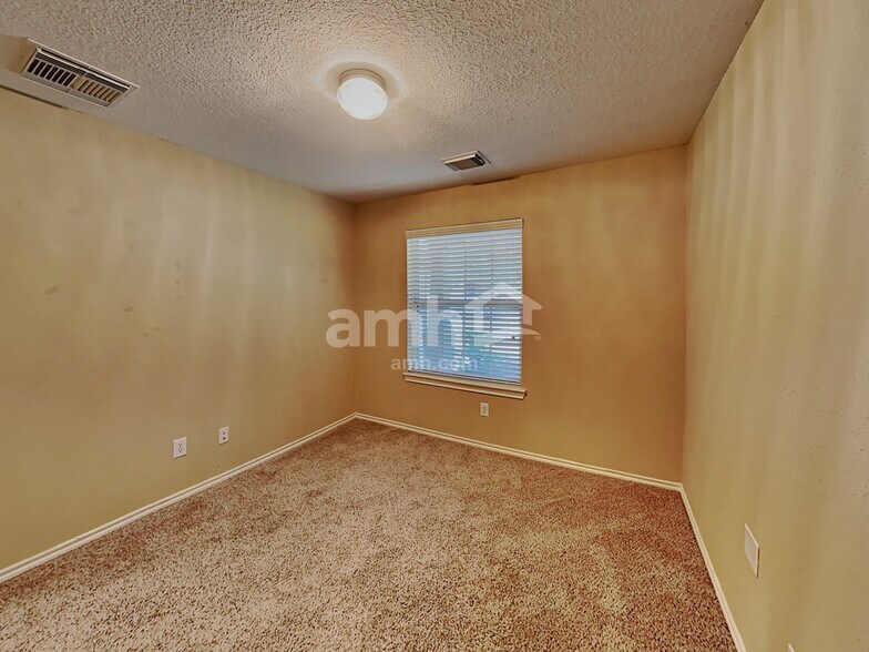 Building Photo - 9215 Birch Springs Dr