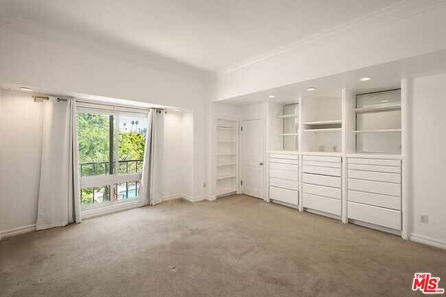 Building Photo - 129 Alta Ave