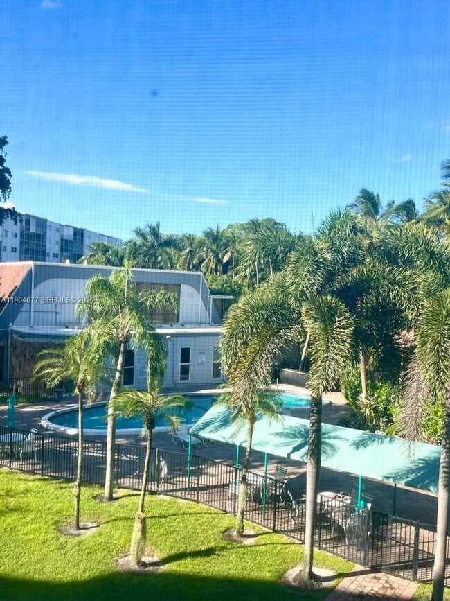 Building Photo - 1425 Atlantic Shores Blvd