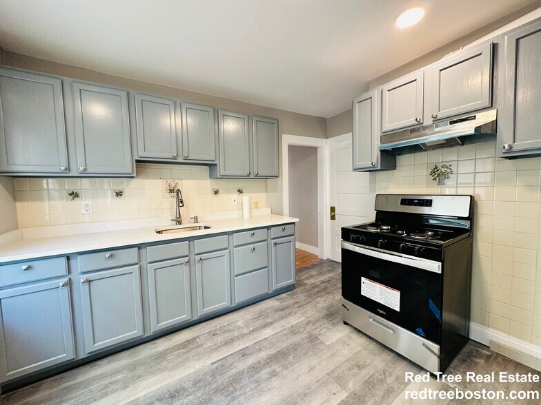 Primary Photo - 6 Mortimer Pl