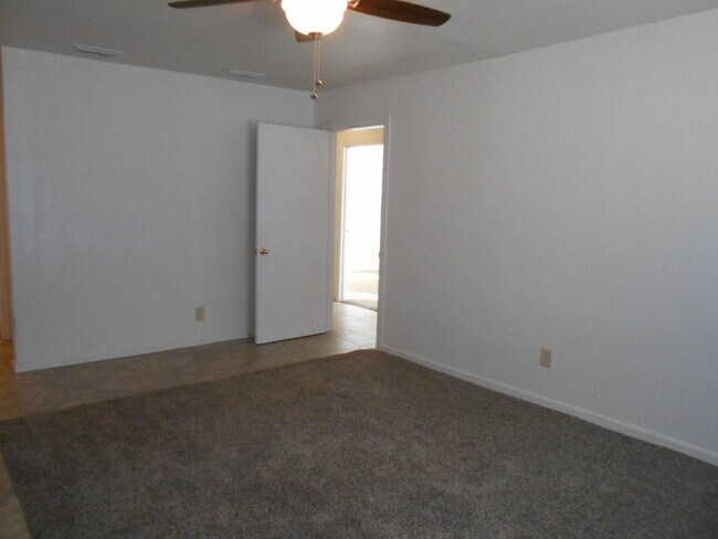 Building Photo - 3/2/2 close to Texas Tech!