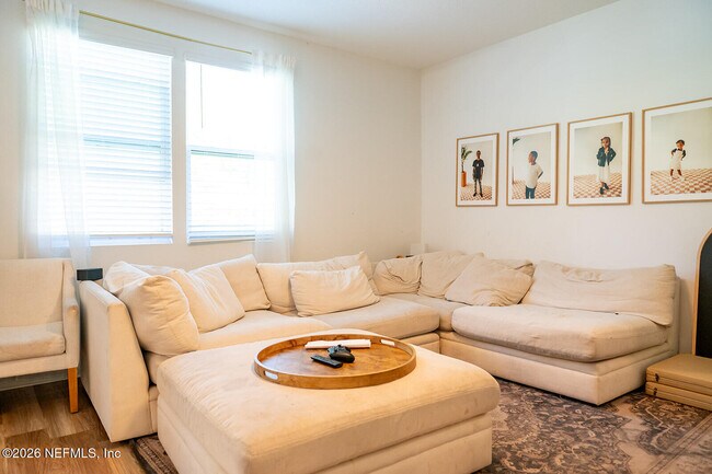 Building Photo - 271 Jarama Cir