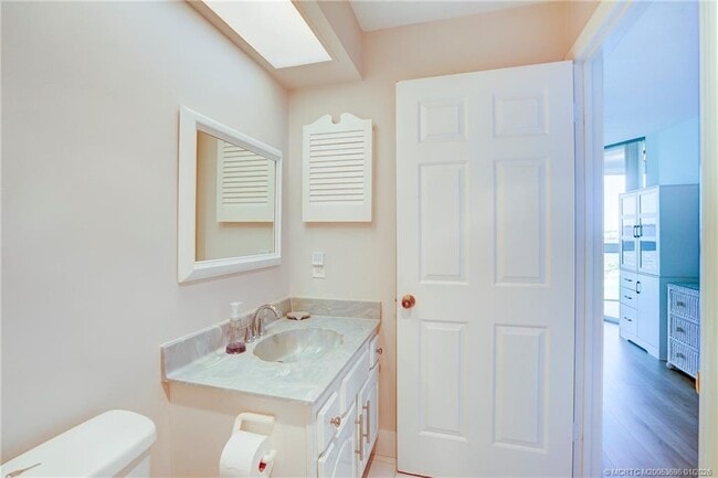 Building Photo - 2370 NE Ocean Blvd