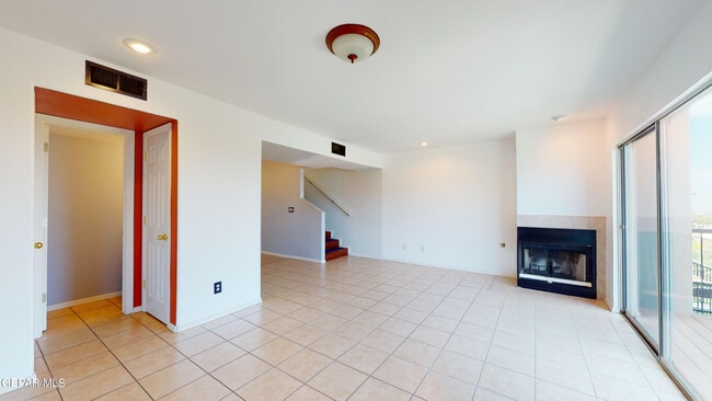 Building Photo - 6256 Escondido Dr