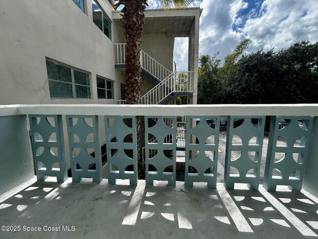 Building Photo - 223 Columbia Dr