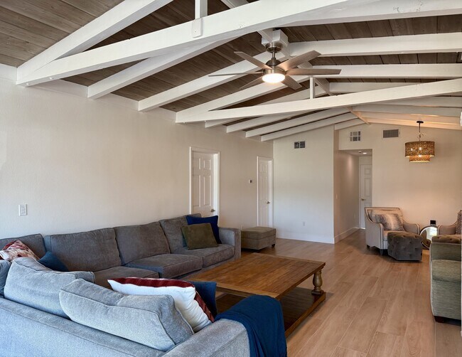 Building Photo - 156 N Boulevard of the Presidents