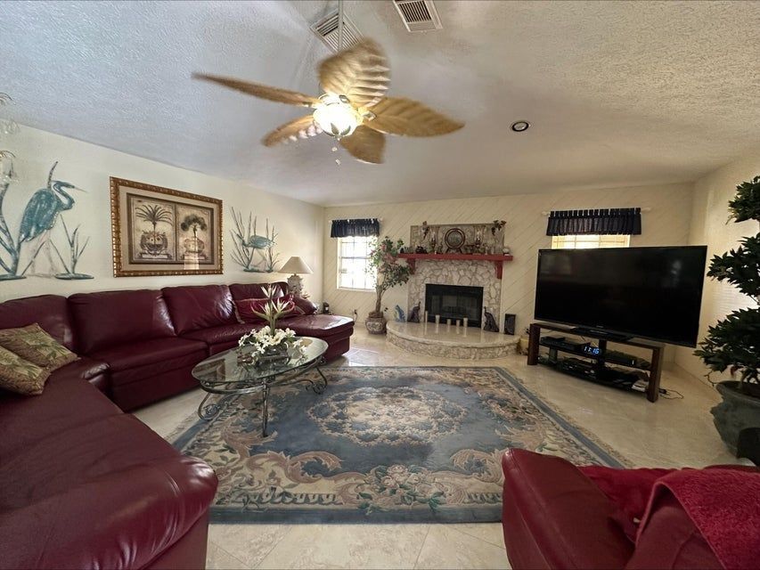 Building Photo - 2085 SE Hanford Rd