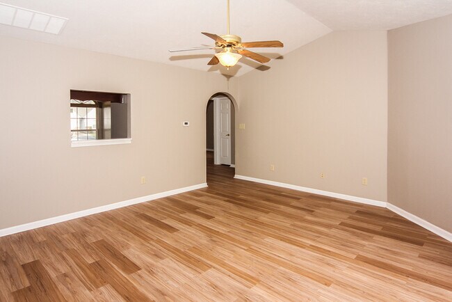 Building Photo - 3 Bedroom in Pike Township