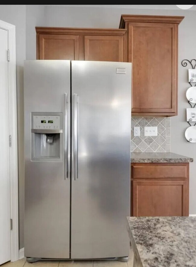 Building Photo - 16918 Bowline View Trail