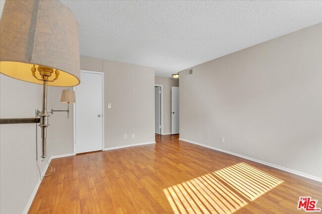 Building Photo - 5437 Corteen Pl