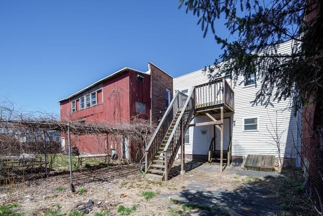 Building Photo - 114 Ida St