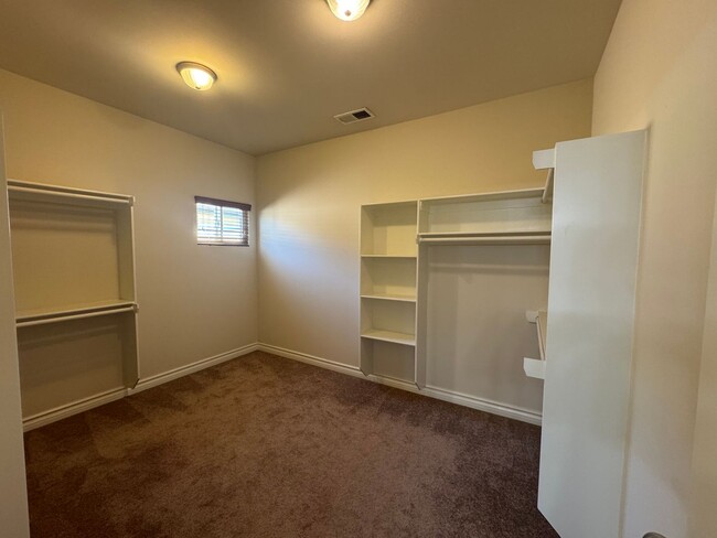 Building Photo - Monrovia 3beds 2.5 bath PUD for lease