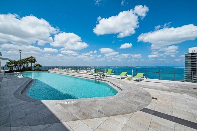 Building Photo - 501 NE 31st St