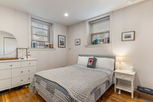 Building Photo - 130 Longwood Ave