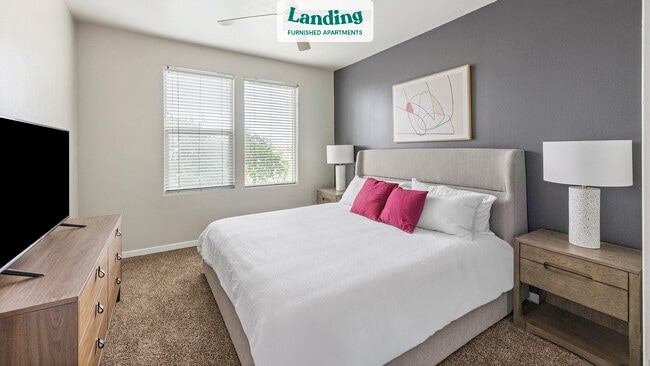 Building Photo - 1260 E University Dr