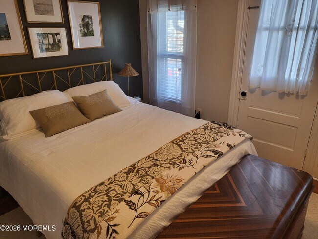 Building Photo - 80 Heck Ave