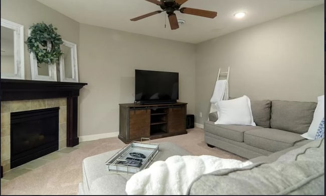 Building Photo - 3275 Red Oak Trail