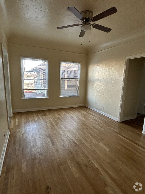 Building Photo - 1154 Normandie Ave