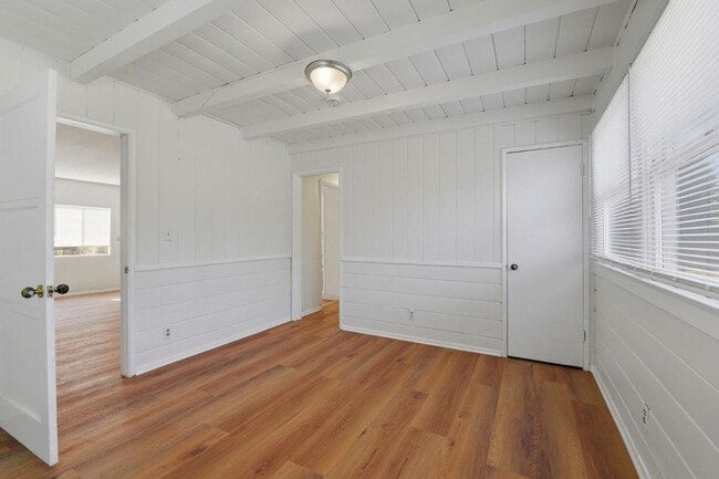 Building Photo - 18601 Keswick St