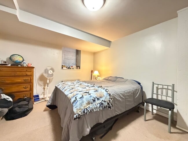Building Photo - Large 3 Bedroom Open July 1st!