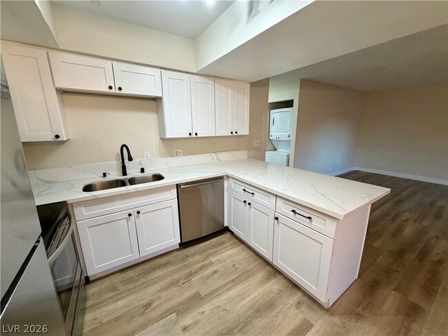 Building Photo - 4300 N Lamont St