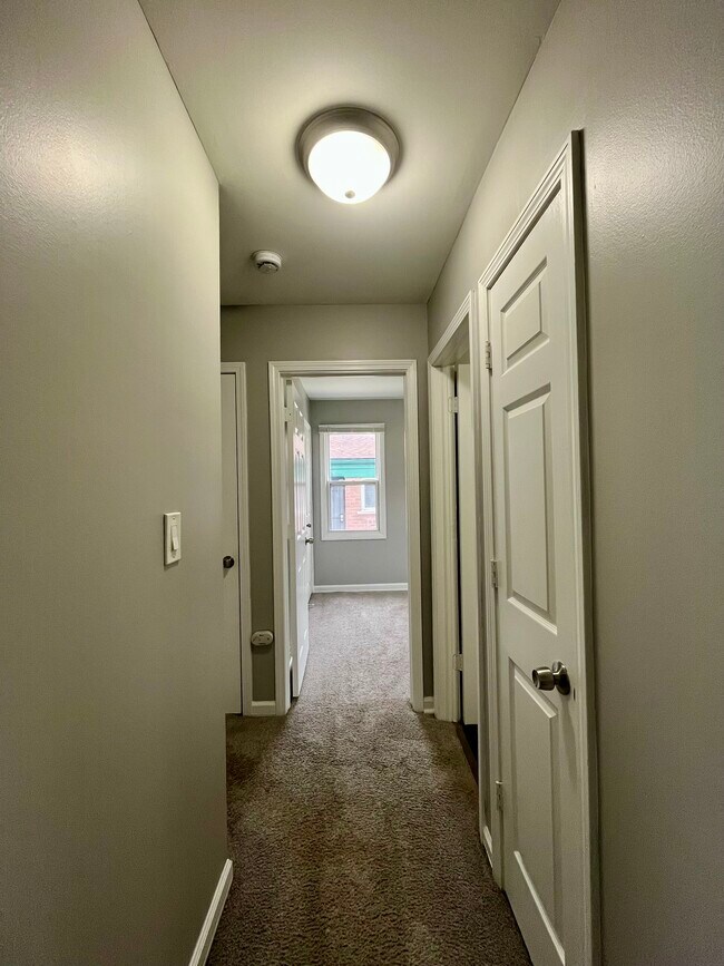 Building Photo - 6565 Burr St