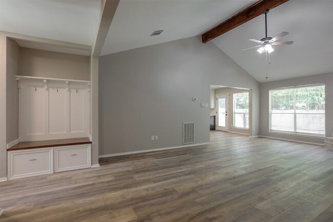 Building Photo - 31 Maywind Ct