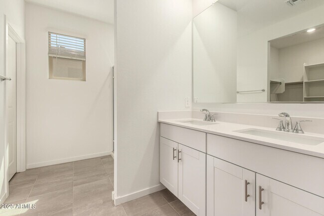 Building Photo - 3732 S 87th Dr