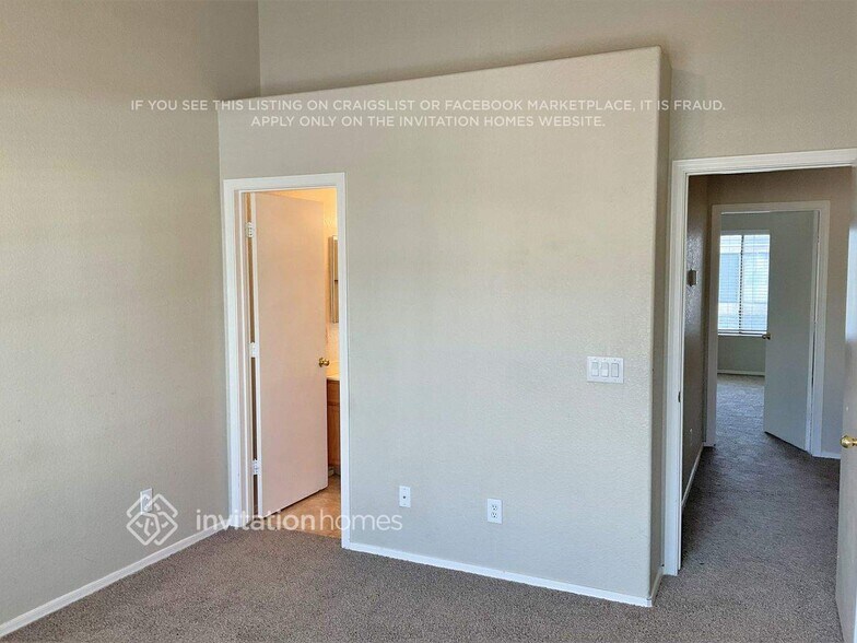 Building Photo - 7801 N 44th Dr