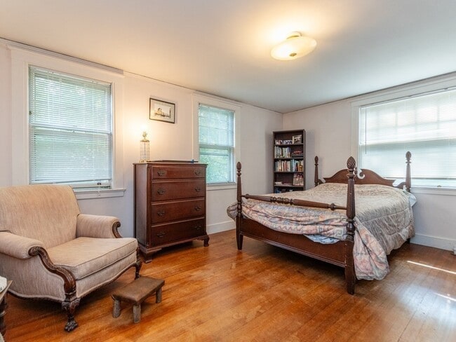 Building Photo - 30 Stetson St