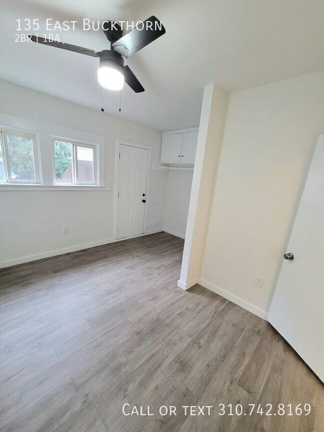 Building Photo - 135 East Buckthorn-