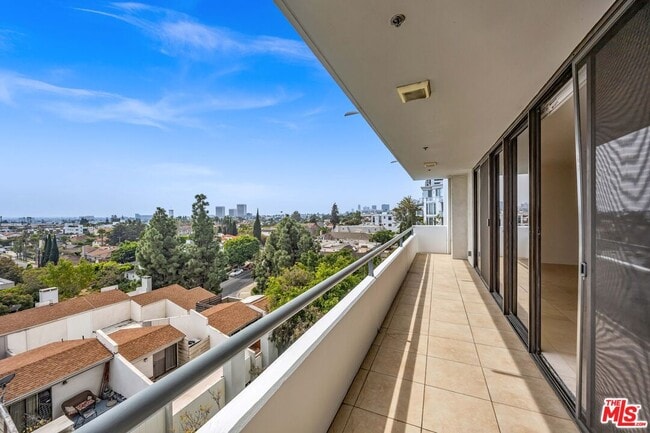 Building Photo - 10660 Wilshire Blvd
