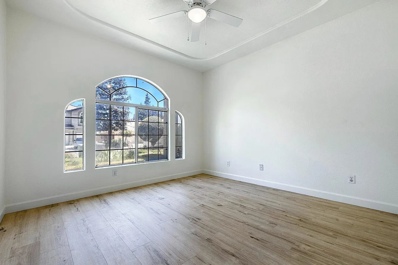 Building Photo - 8875 N Woodrow Ave