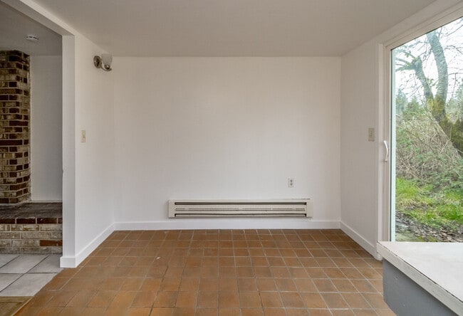 Building Photo - 13314 86 Ave E