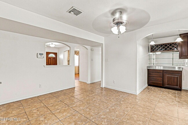 Building Photo - 6340 Modesta St