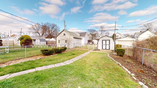 Building Photo - 3 Bedroom 1 Bathroom Home for Rent Near Gl...
