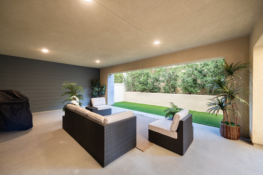 Building Photo - 2662 Doheny Way