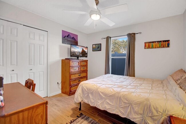 Building Photo - 880 Oak Arbor Cir
