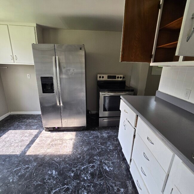 Building Photo - 55-57 West Parkwood Avenue