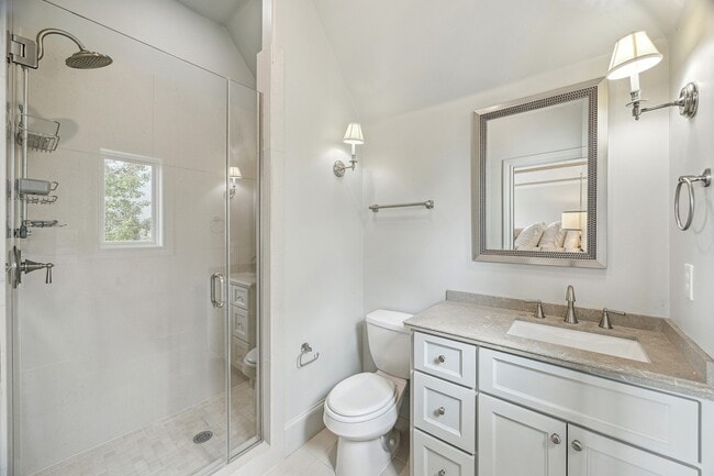 Building Photo - 3240 Bammel Ln