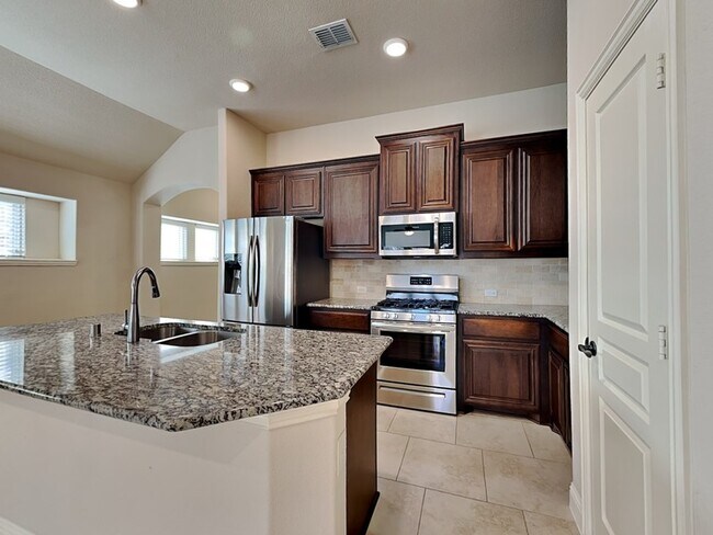 Building Photo - 1517 Yellowthroat Dr