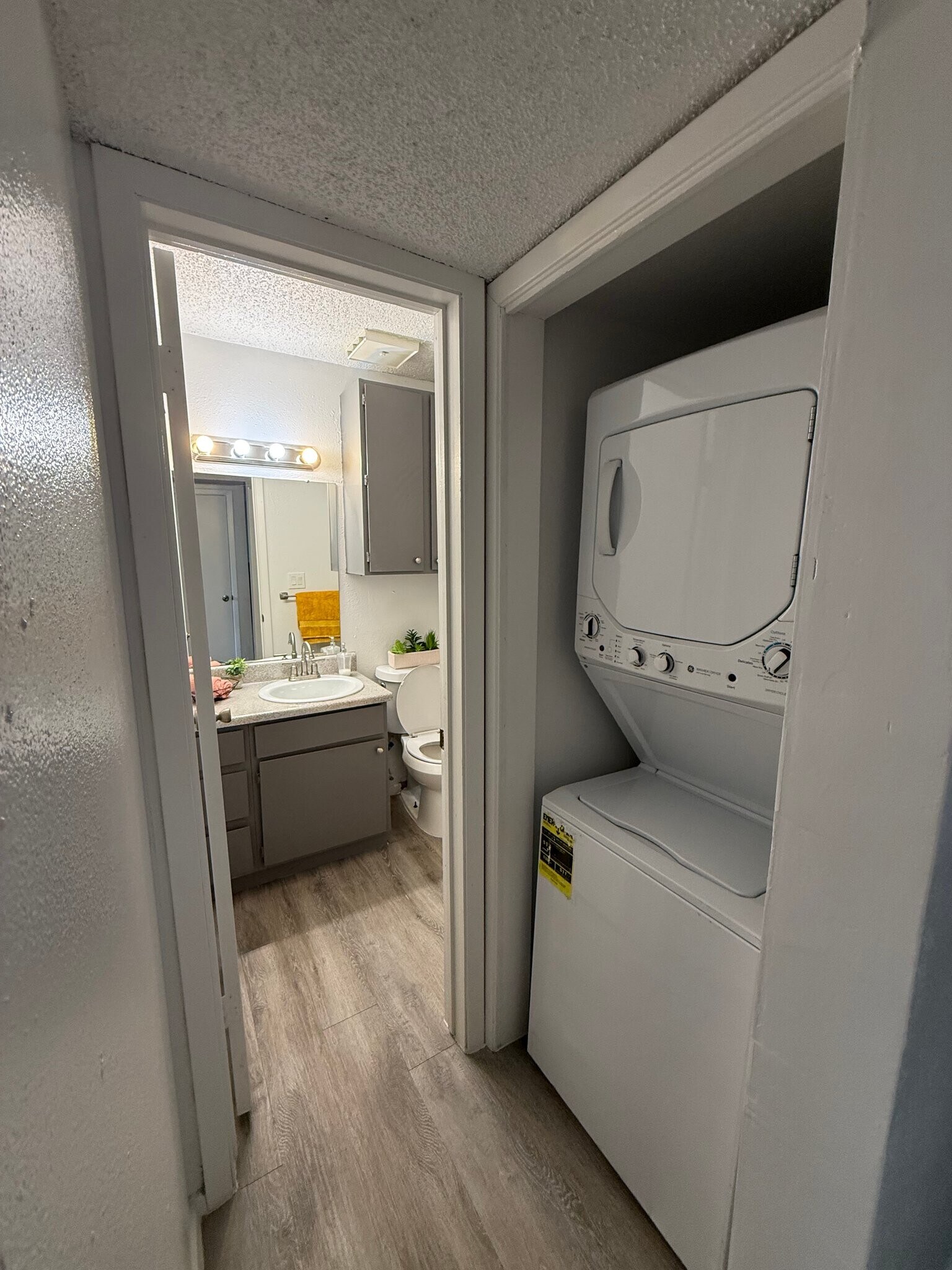 Building Photo - 3740 Little Rd